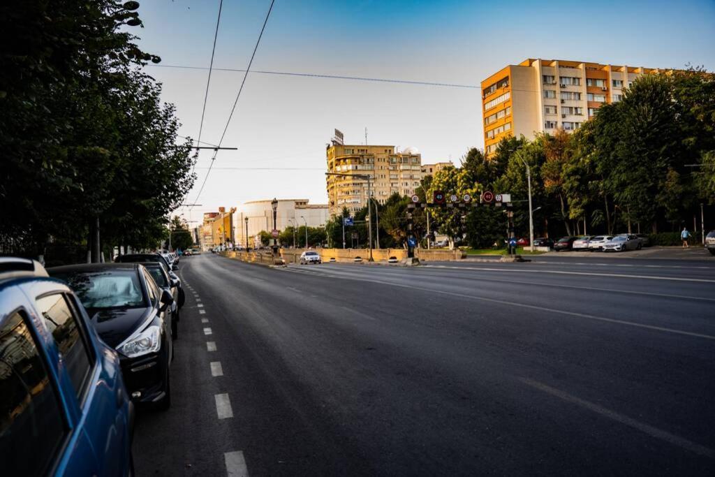 Modern 1 Bedroom Apartment In Bucharest Center! Екстер'єр фото